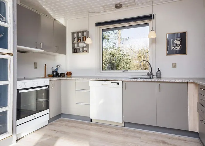 5 Person In Ansager-by Traum *